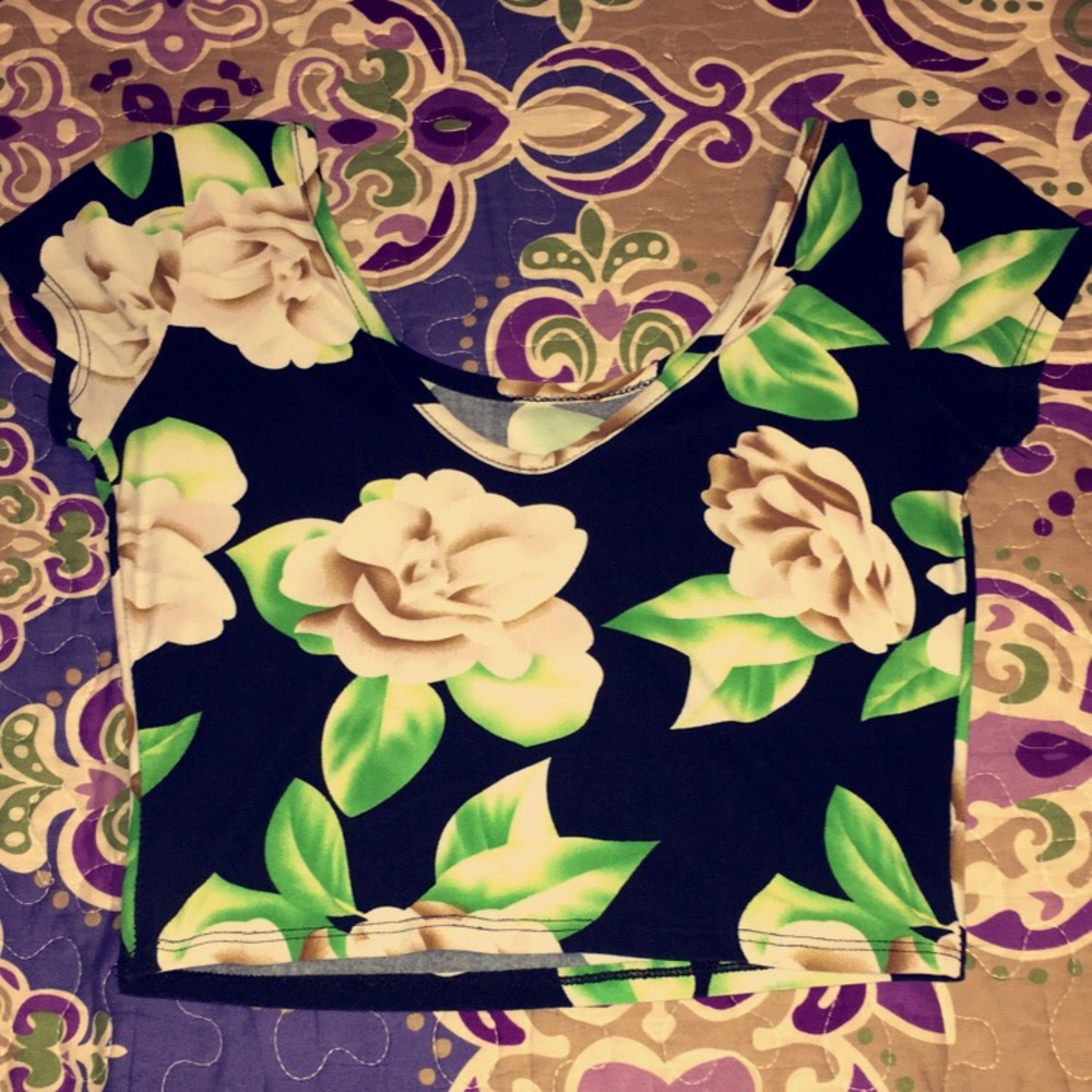 Cropped top - Picture 2 of 2